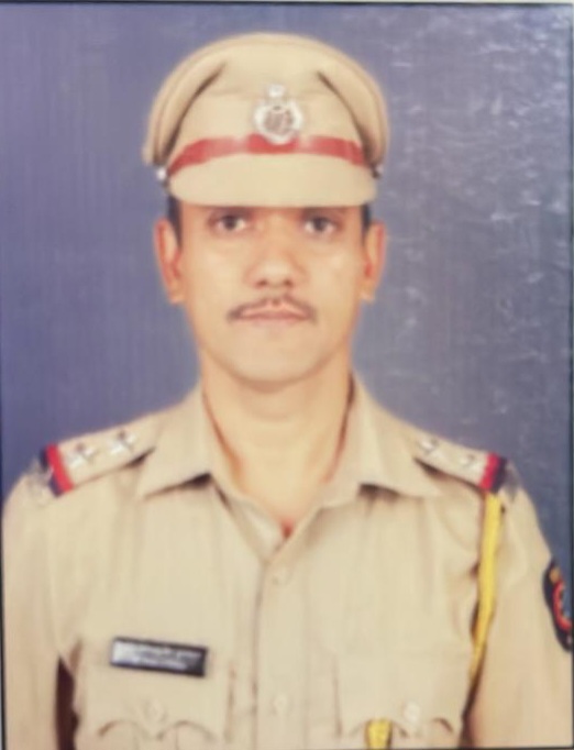दीर्घ व निष्कलंक सेवेची दखल; PSI रऊफ इनामदार यांना केंद्रीय गृह मंत्रालयाचे उत्कृष्ट सेवापदक