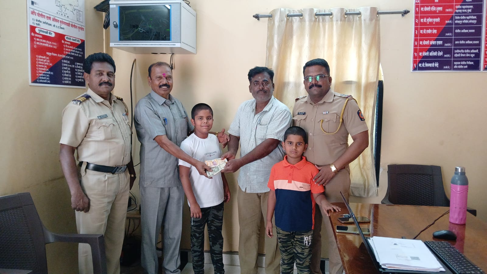 पुसेसावळी दुरक्षेत्राच्या खाकीची चर्चा अन् कौतुकही.
