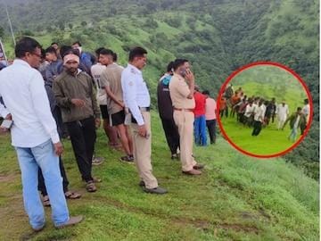 साताऱ्यात उलटा धबधबा पाहायला गेलेली कार ३०० फूट दरीत