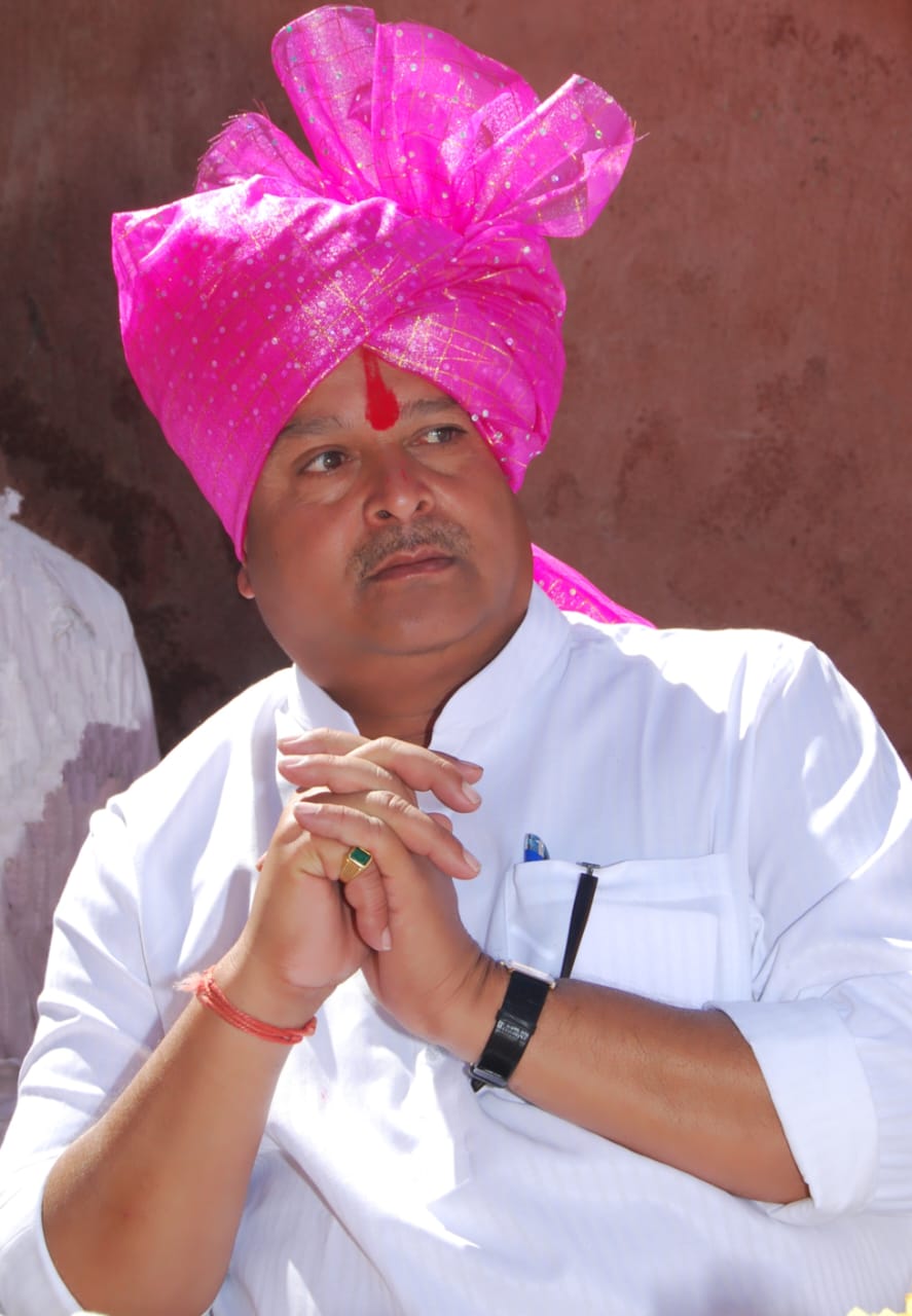 आता तरी मदनदादा थोडे राजकारण करा:दादांच्या निर्णयाकडे लक्ष