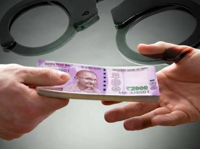 खरेदी दस्ताची नोंद मंजूर करण्यासाठी तीन हजारांची लाच; मंडलाधिकारी रंगेहाथ जाळ्यात